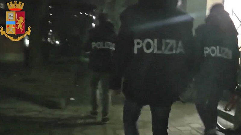 B&b trasformato in una casa chiusa: 32enne denunciato per sfruttamento della prostituzione