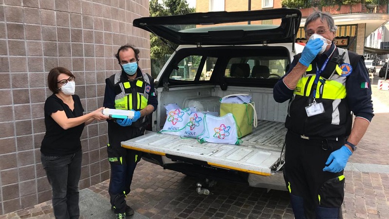 Sedici tablet per gli studenti: In&Out al fianco dei ragazzi