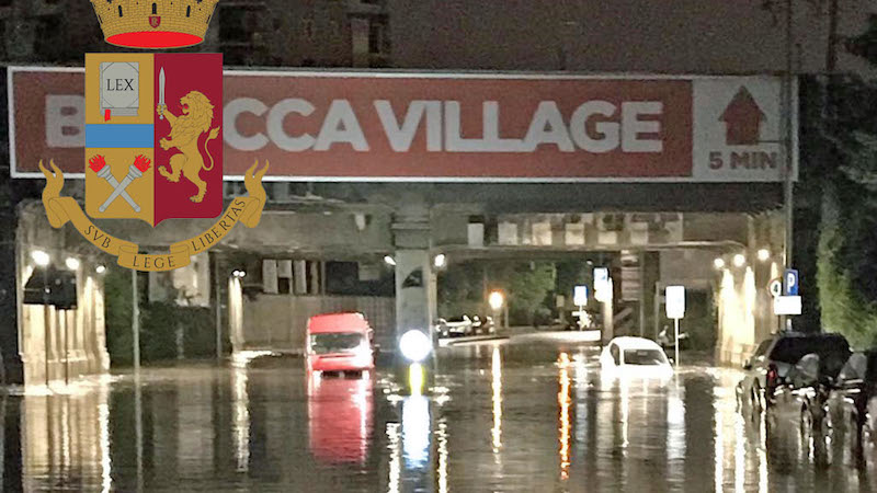 Intrappolato nel furgoncino sott’acqua: 66enne salvato dai poliziotti FOTO
