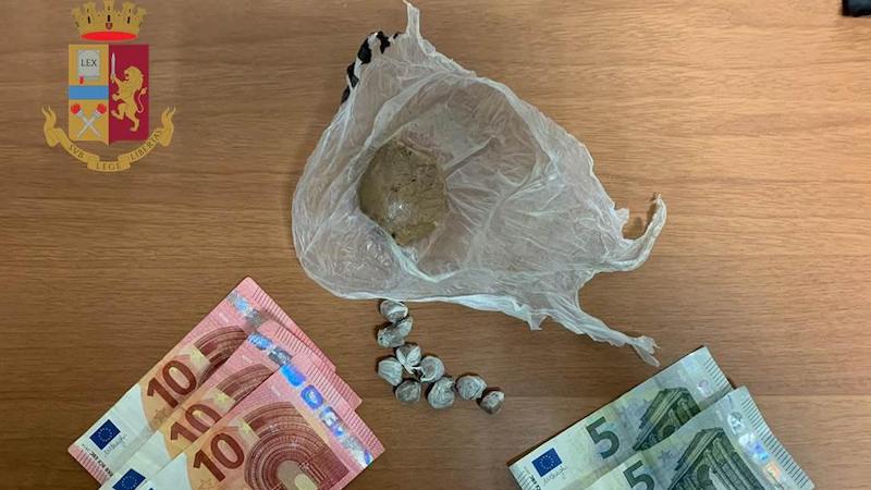 Operazione anti spaccio della polizia: arrestati due pusher