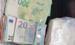 Nel marsupio mezzo chilo di cocaina e 10mila euro: arrestato spacciatore