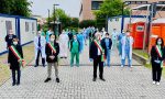Sindaci all'ospedale Humanitas omaggiano i lavoratori simbolo dell’emergenza FOTO