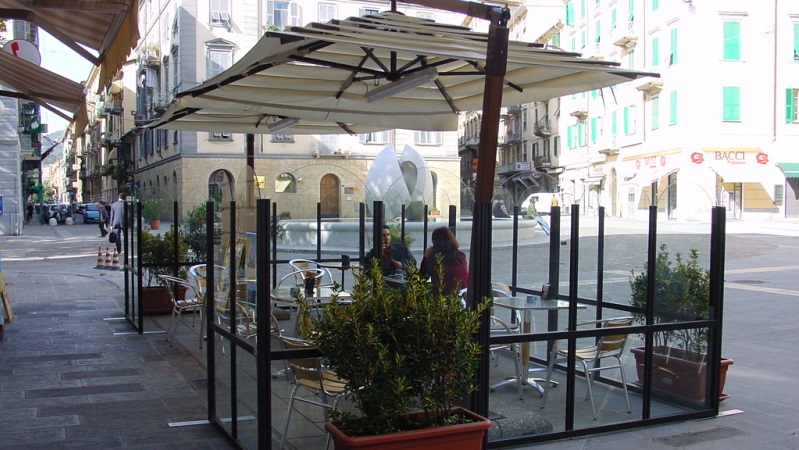 Sostegno alle attività in crisi: via libera agli ampliamenti esterni per bar, ristoranti e locali
