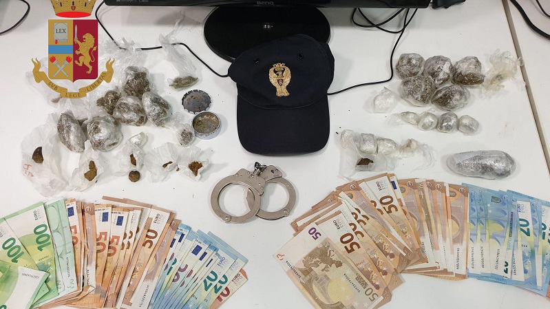 Da Monza a Milano in trasferta per spacciare: arrestati due giovani