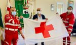 La bandiera della Croce Rossa esposta in Comune: "Grazie volontari"