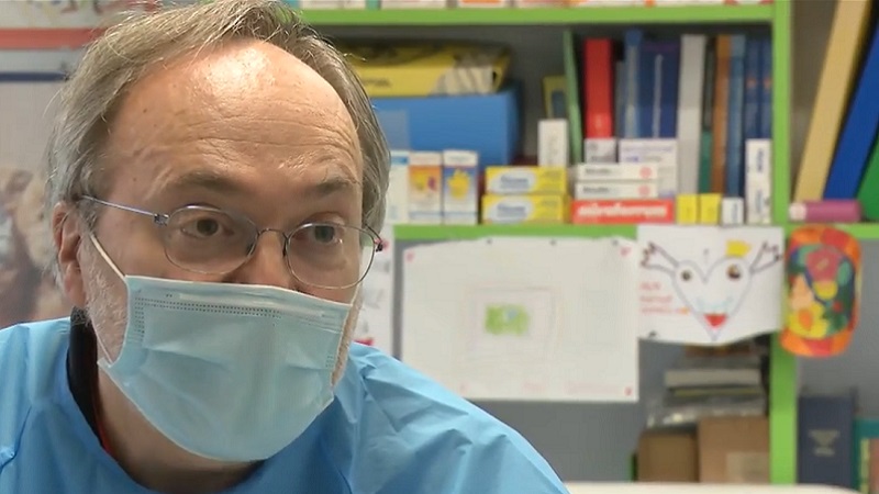 Il pediatra: “Servono i tamponi anche ai bambini per proteggere i nonni. Ci diano la possibilità di prescriverli”