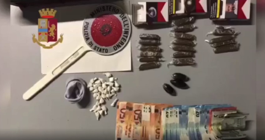 Cocaina nascosta nell’accappatoio: arrestato spacciatore VIDEO