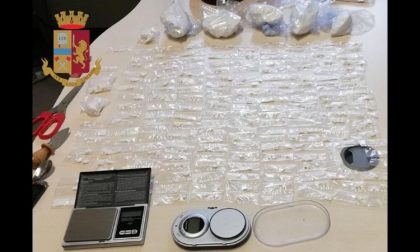 In casa 184 dosi di cocaina: arrestata coppia di fidanzati