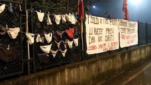 Presidio in Sacra Famiglia contro il passaggio contrattuale