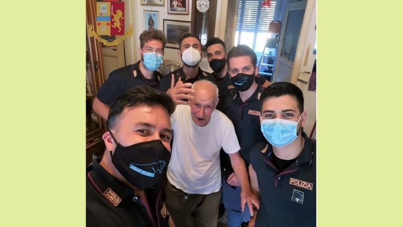 Una colletta della polizia per Salvatore, anziano di 89 anni senza famiglia
