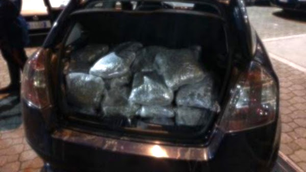 Sequestrati quattro chili di droga: in arresto due spacciatori