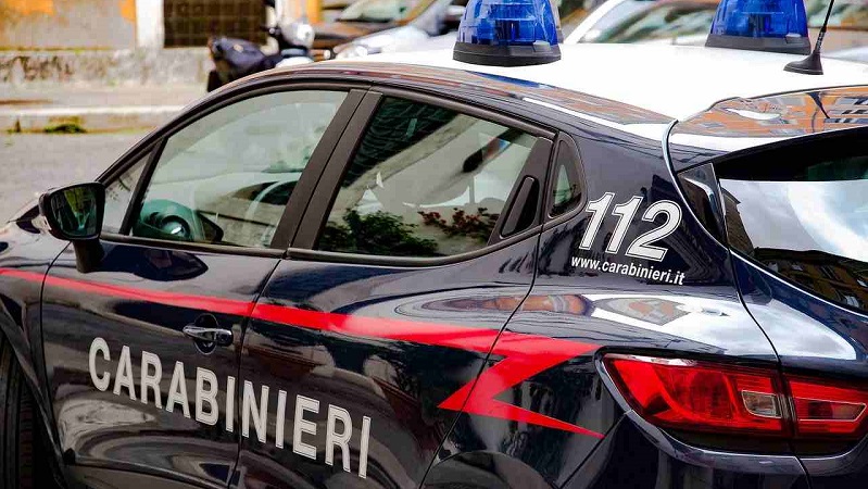 Spedizione punitiva per vendicare uno stupro di gruppo: accoltellato uno dei responsabili