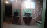 Casa dell'acqua vandalizzata: tubi ed erogatori spaccati FOTO