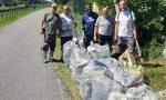 Chili di plastica della roggia Colombana, ripuliscono le sentinelle del Parco Sud FOTO