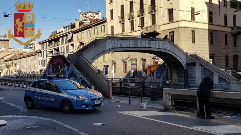 Vicini di casa spacciano nel palazzo: arrestati