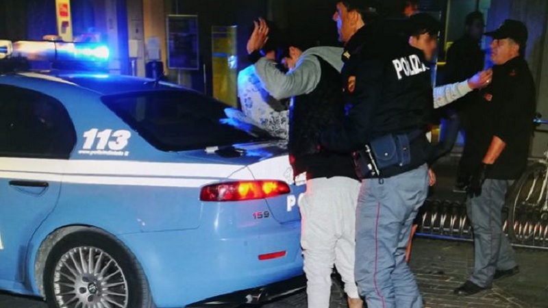 Controlli antidroga, tre spacciatori arrestati dalla polizia