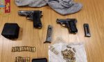 Pistole e proiettili nascosti in cantina, arsenale trovato dai poliziotti