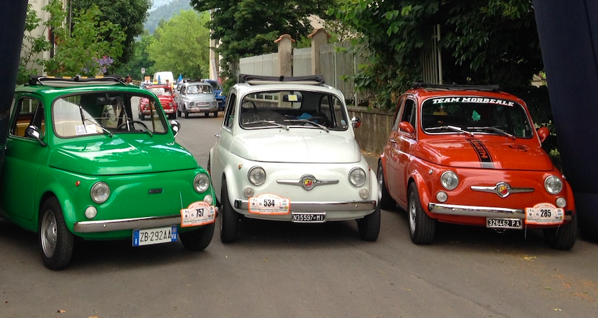 Una sfilata di 500 tricolori per ringraziare il personale sanitario