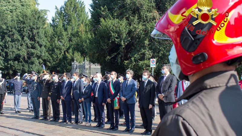 Strage di via Palestro, la commemorazione con i vigili del fuoco in memoria delle vittime FOTO