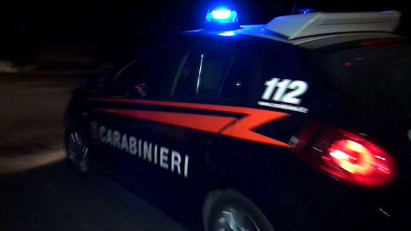 Tassista offre un passaggio a una 19enne e ne abusa: arrestato