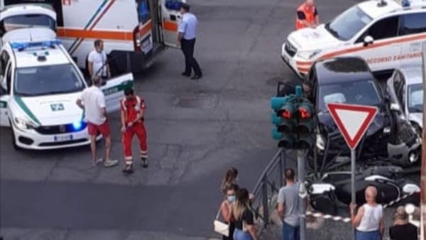 Scontro tra auto e moto, due feriti rimasti coinvolti nell’incidente