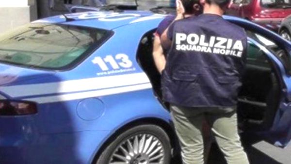 Uccise la compagna a calci e pugni, arrestato in attesa di estradizione