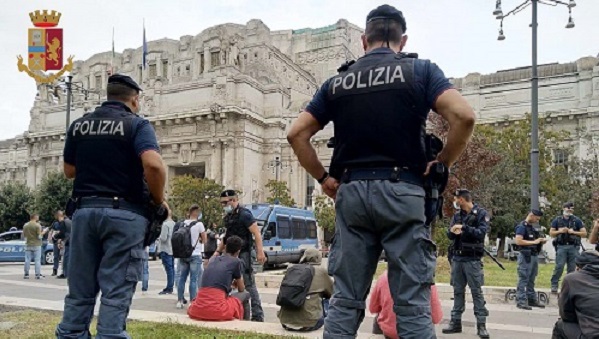 Controlli in zona Stazione Centrale: accertamenti su 53 persone e 339 veicoli