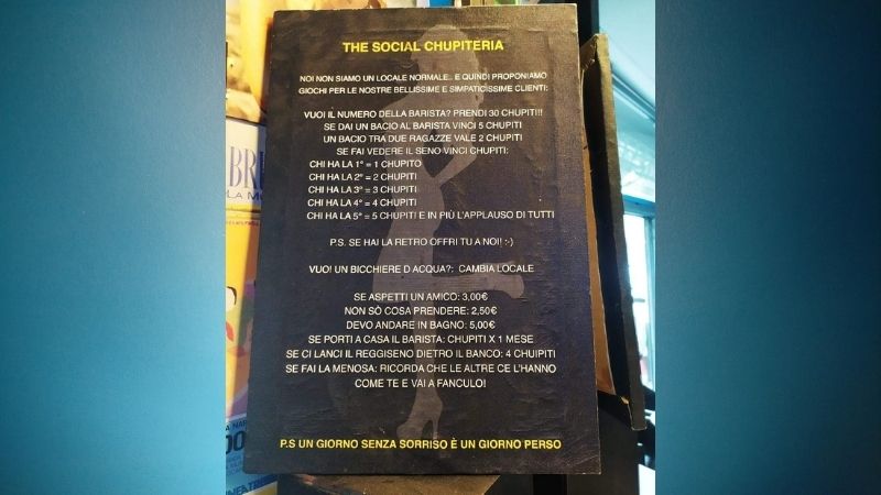 “Chupiti gratis se fai vedere il seno”, il cartello del locale solleva indignazione