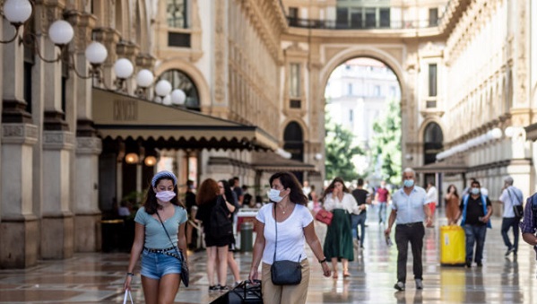 Coronavirus | Nuova ordinanza Regione Lombardia: resta obbligo della mascherina al chiuso e all’aperto (se non c’è la distanza)