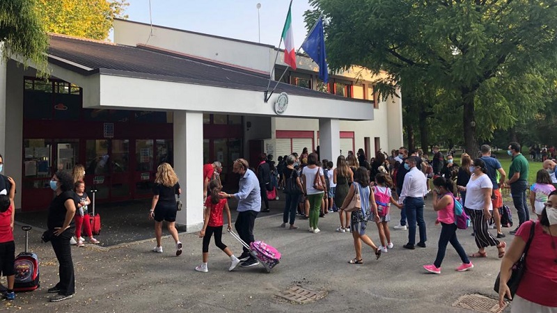 Scuola a orario ridotto a Basiglio: l’appello del sindaco
