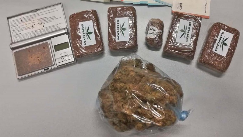 In casa nasconde mezzo chilo di droga: arrestato spacciatore a Rozzano