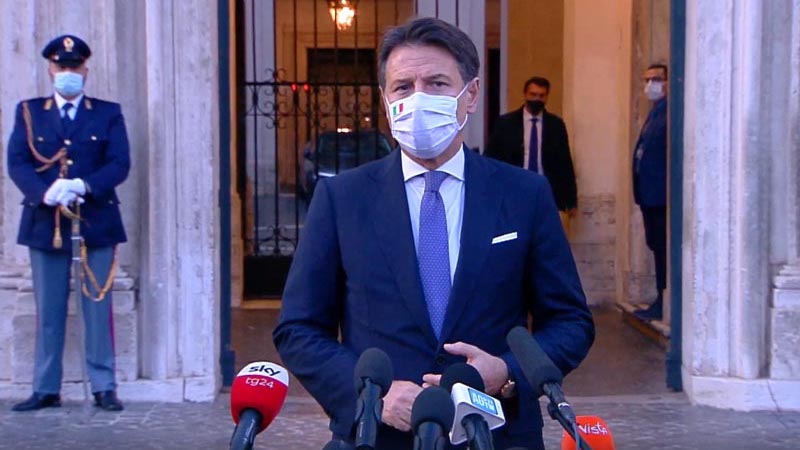 Conte: “Mascherine e distanze anche in casa se riceviamo ospiti” VIDEO