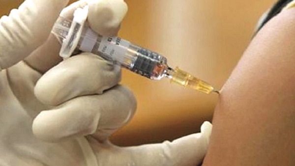 Vaccini antinfluenzali, entro novembre ad ogni medico solo 100 dosi ciascuno