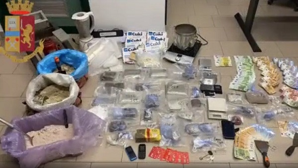 Sorpreso con 20 chili di droga e 50mila euro in contanti: arrestato spacciatore VIDEO