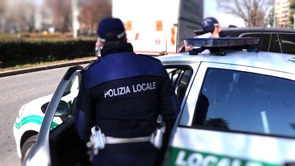 Molesta una ragazzina di 15 anni, arrestato a Buccinasco