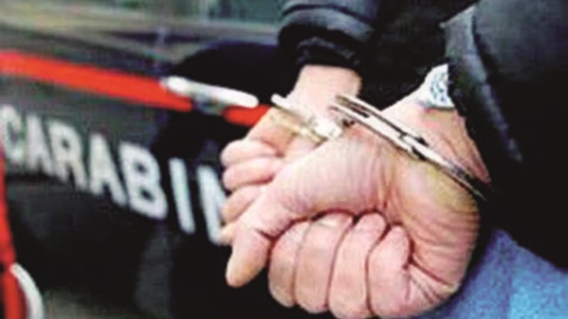 Violenze e minacce alla compagna: “Ti uccido, sono del clan Spada”