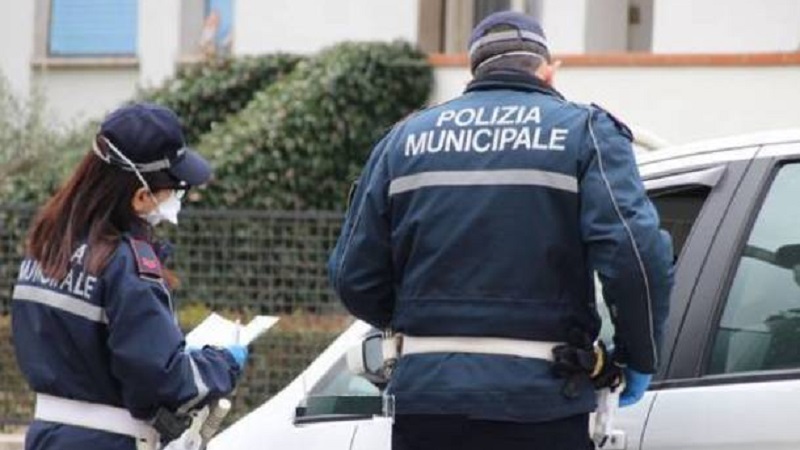 Spostamenti, mascherine e assembramenti: 35 multe in una settimana