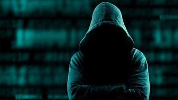 Si infiltrano nell’open day online per insultare e minacciare docenti e disabili
