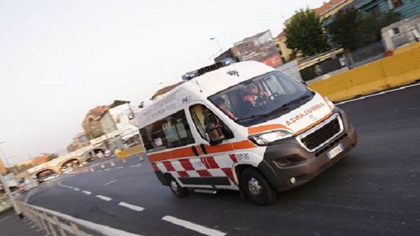 Due incidenti sulla tangenziale ovest: ferite 5 persone, tra cui una bambina di 5 anni