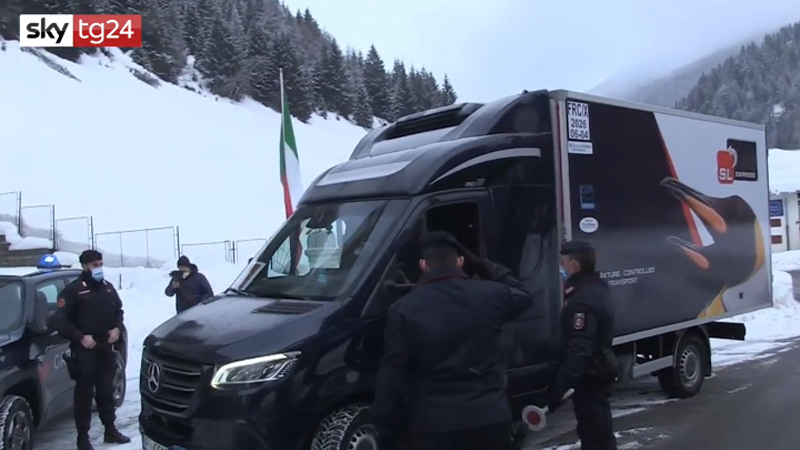 Le prime dosi del vaccino Covid arrivate in Italia: Vax-Day domenica 27 dicembre VIDEO