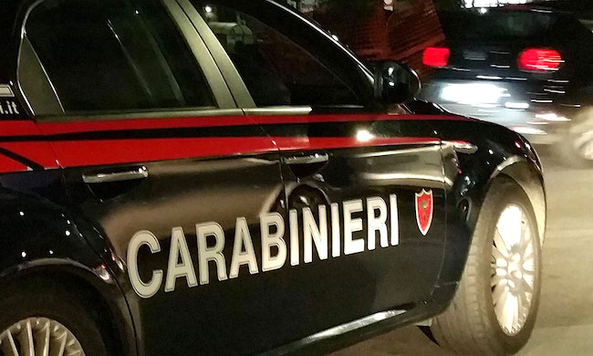 Fuochi d’artificio illegali nascosti in casa, arrestato 33enne