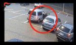 Gomme tagliate alle auto nei supermercati per derubare i proprietari: arrestati