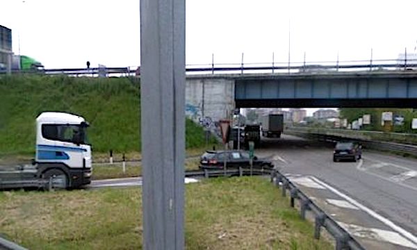 Lavori di illuminazione e sicurezza, chiude (ancora) lo svincolo della tangenziale