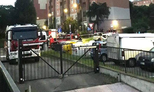 Minacciò di gettare i figli dal balcone: “Ero esasperato, sono distrutto per il male fatto”