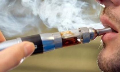 Scoppia la sigaretta elettronica: 36enne ustionato a mano, gambe e genitali