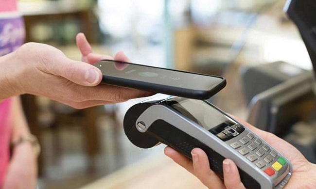 Rivoluzione nei pagamenti in Comune: stop ai contanti, solo Pos