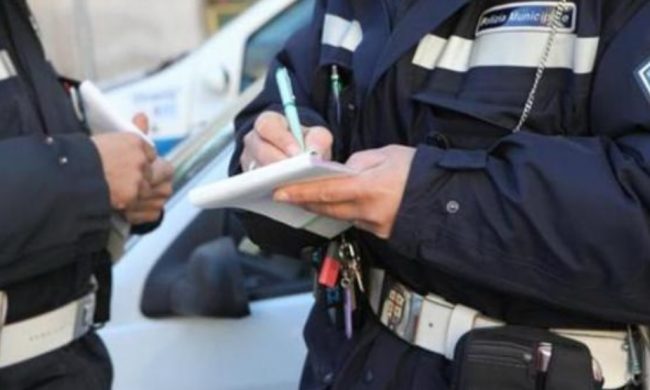 Dopo incidente fugge dalla Polizia: “Andavo dall’amante”