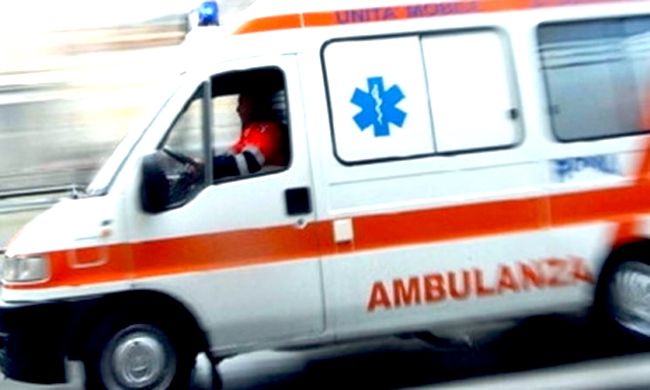Pirata investe ciclista e scappa: 73enne in condizioni gravissime
