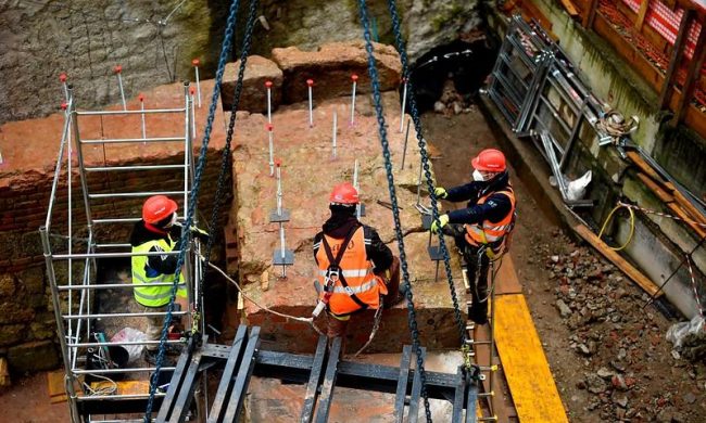 Dal cantiere della M4 spuntano antiche mura Romane