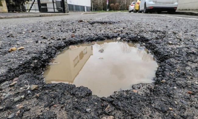 Milano e provincia: quante buche ci sono sulle strade e sui marciapiedi